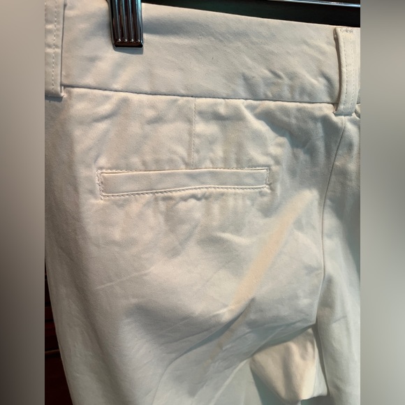 🔥Dockers Low Rise Slightly Curvy Khakis White Pants 6 Reg - Picture 4 of 12